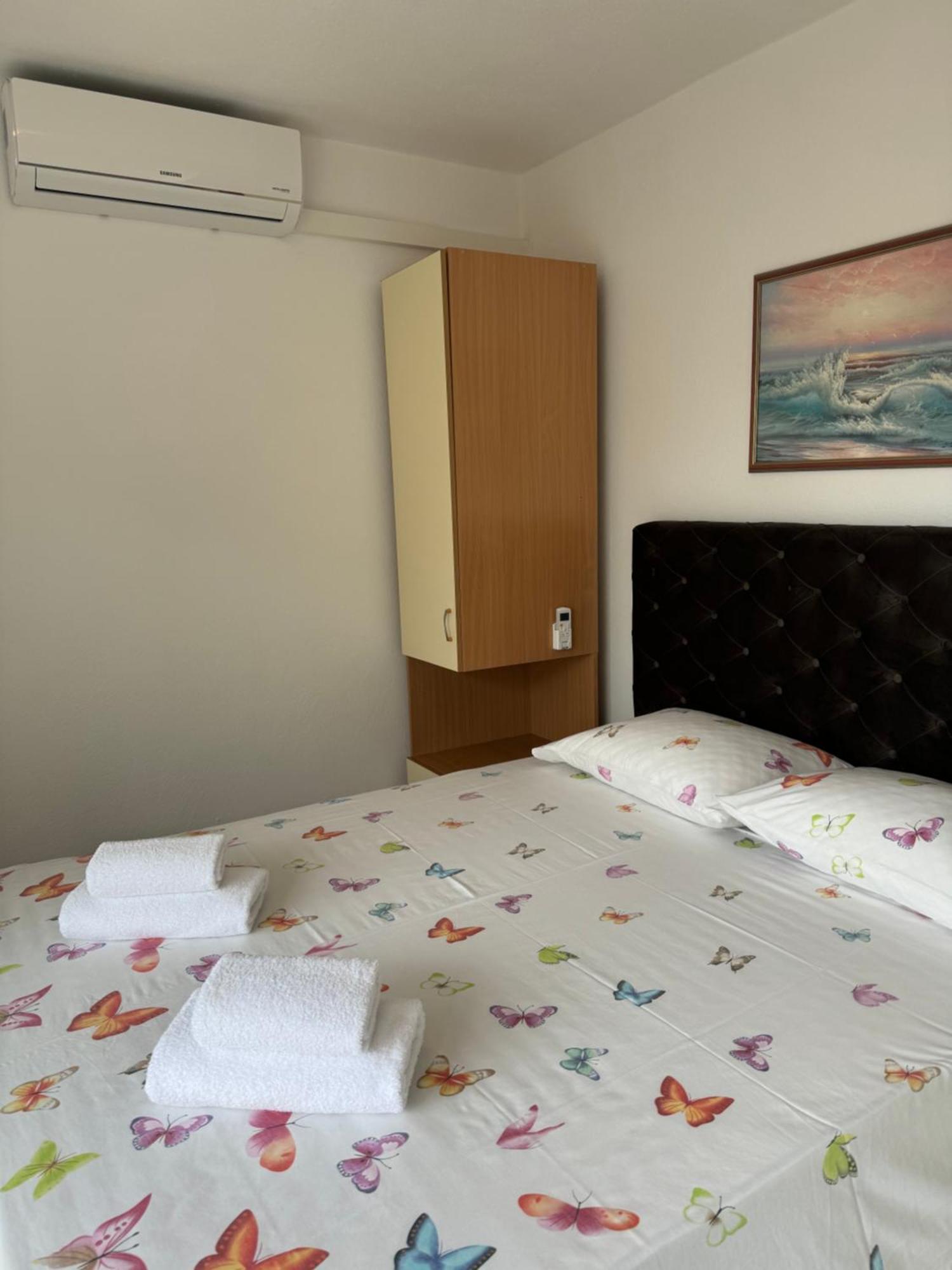 House 100M From The Beach With Free Parking And Breakfast Baška Voda Exteriér fotografie