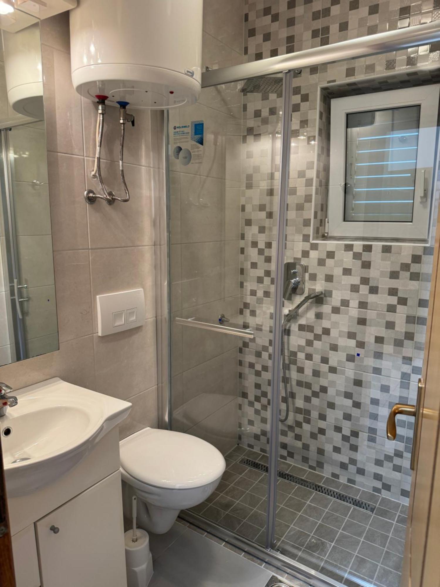 House 100M From The Beach With Free Parking And Breakfast Baška Voda Exteriér fotografie