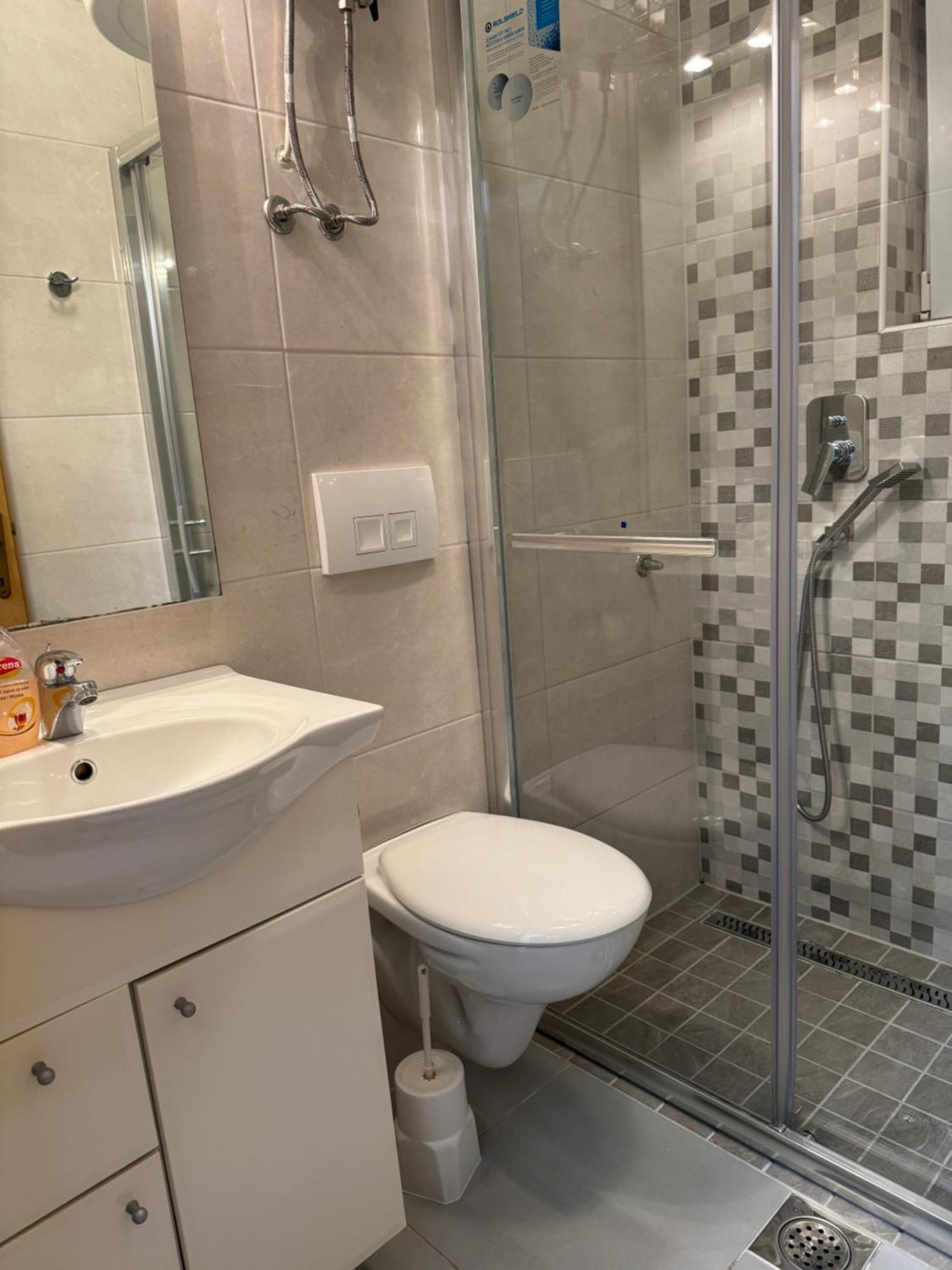 House 100M From The Beach With Free Parking And Breakfast Baška Voda Exteriér fotografie