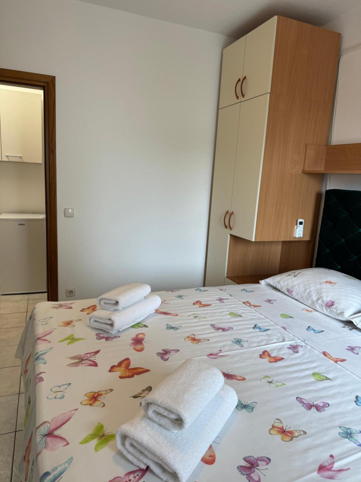 House 100M From The Beach With Free Parking And Breakfast Baška Voda Exteriér fotografie