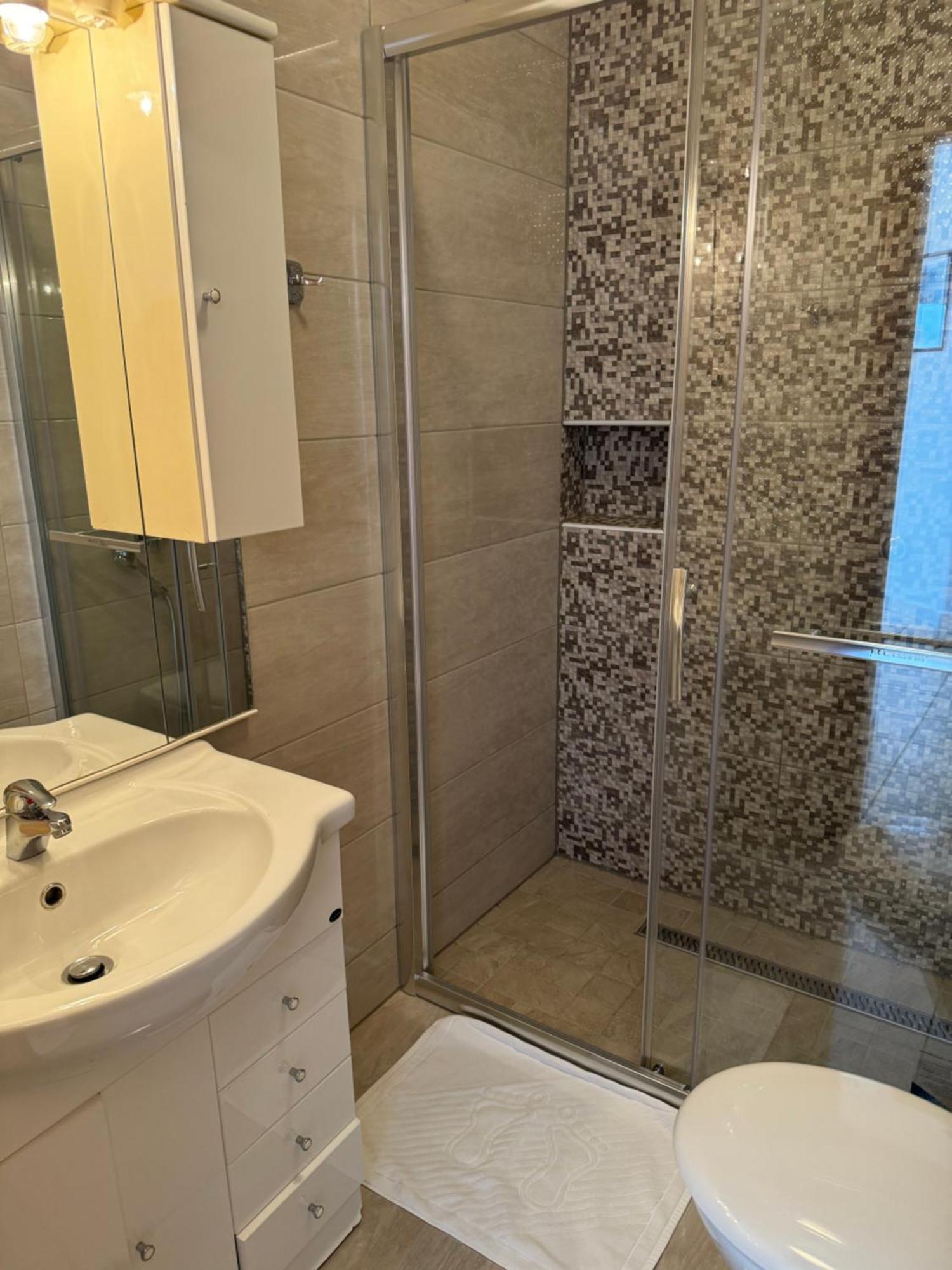 House 100M From The Beach With Free Parking And Breakfast Baška Voda Exteriér fotografie